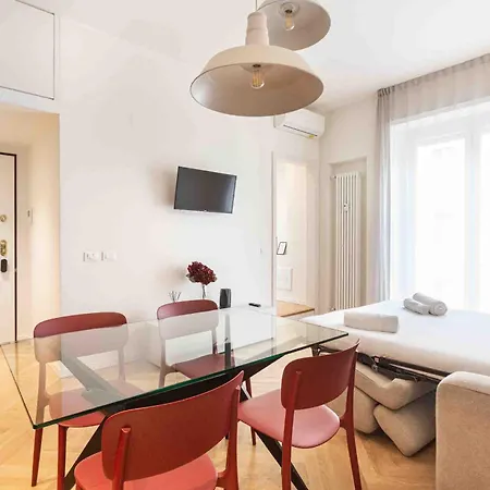 Cute And Duomo - Red * Milán