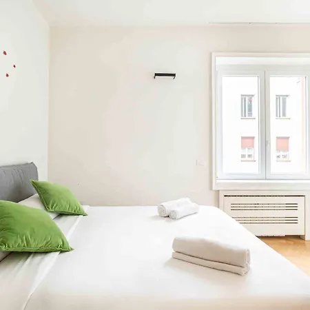 Cute And Duomo - Red